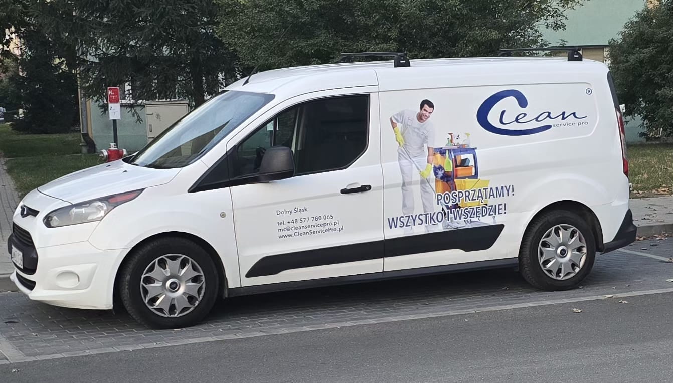 Samochód firmowy Clean Service Pro we Wrocławiu